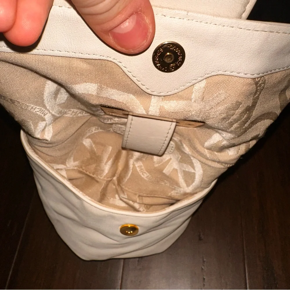 MICHAEL Michael Kors Beverly Hobo Satchel Genuine Leather Shoulder Bag Vanilla